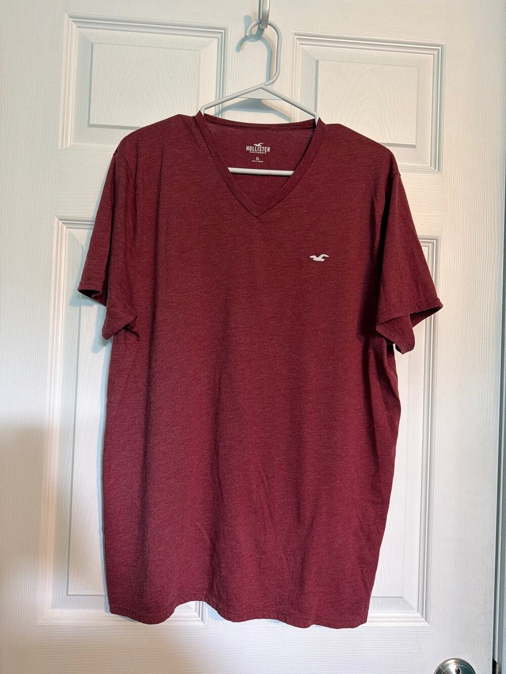 2-XL Hollister T-shirts.